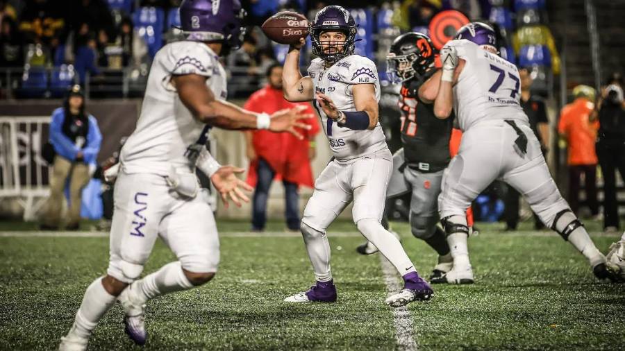 Dinos de Saltillo regresa a casa este sábado con la misión de conseguir su primera victoria de la Temporada 2026 de la LFA ante Gallos de Querétaro en el Estadio Jorge Castro Medina.
