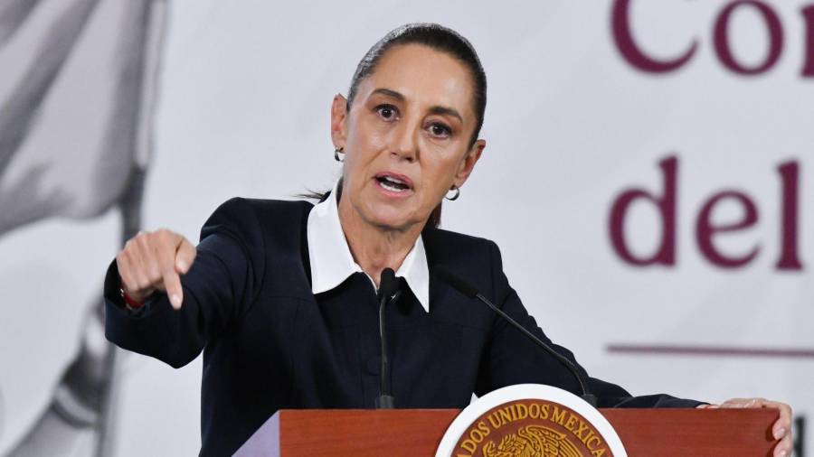 De acuerdo con el periodista, Sheinbaum Pardo amenazó con dinamitar la coalición Morena-PT-Verde, lo que no convenía a nadie.