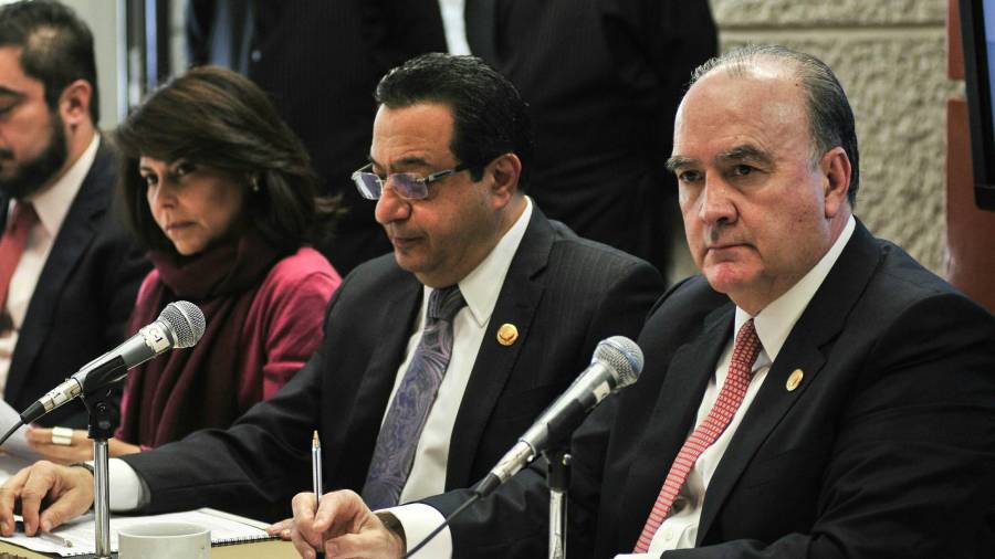 Jorge Dávila Flores (derecha) tiene ya una larga trayectoria en organismos del sector privado.