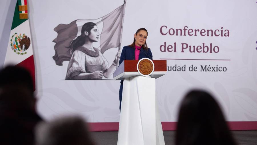 El próximo lunes, Sheinbaum se volverá a reunir con la comisión para continuar el análisis de temas pendientes.