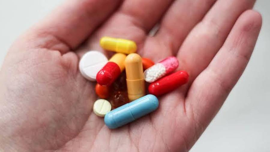 Además alertó sobre el uso de la inteligencia artificial en las redes de comercialización de medicamentos irregulares.