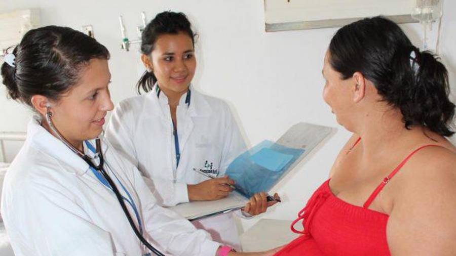 La Jurisdicción Sanitaria 01 destacó que el seguimiento prenatal oportuno permite detectar enfermedades como diabetes gestacional, hipertensión y anemia, además de proteger la salud del bebé.