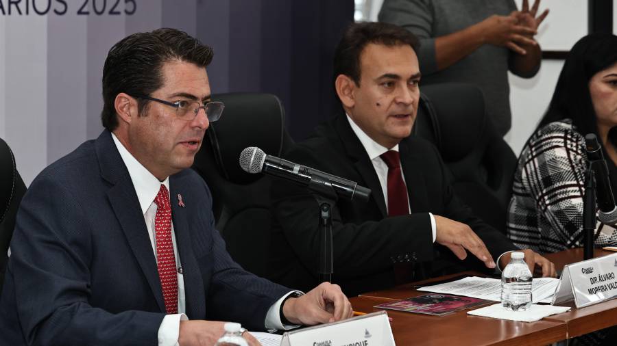 Enrique Martínez y Morales compareció ante el Congreso local para detallar los avances en política social incluidos en la glosa del Segundo Informe de Gobierno.
