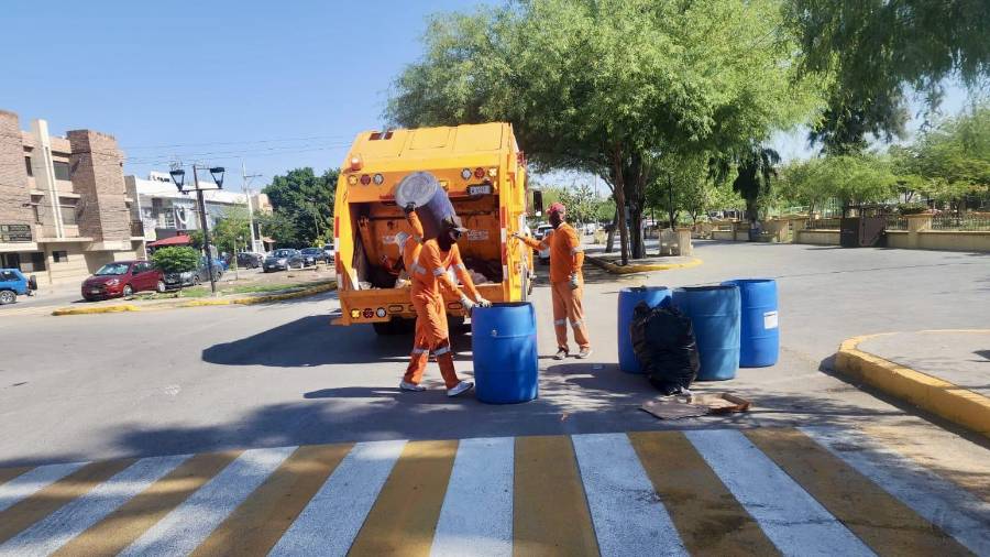 Personal de La Ola retiró residuos en espacios públicos tras el incremento de visitantes durante Semana Santa.