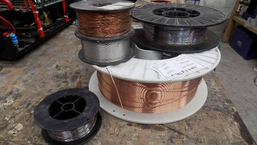 La decisión, que se publicó en el Diario Oficial de la Federación, implica que en lugar de cobrar una cuota compensatoria de 18.97% sobre el valor del producto, se procederá a gravarlo con un monto fijo.