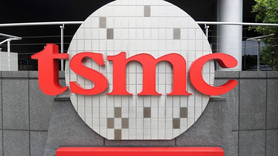 El logo de Taiwan Semiconductor Manufacturing Co., Ltd. (TSMC), en su sede en Hsinchu, Taiwán.