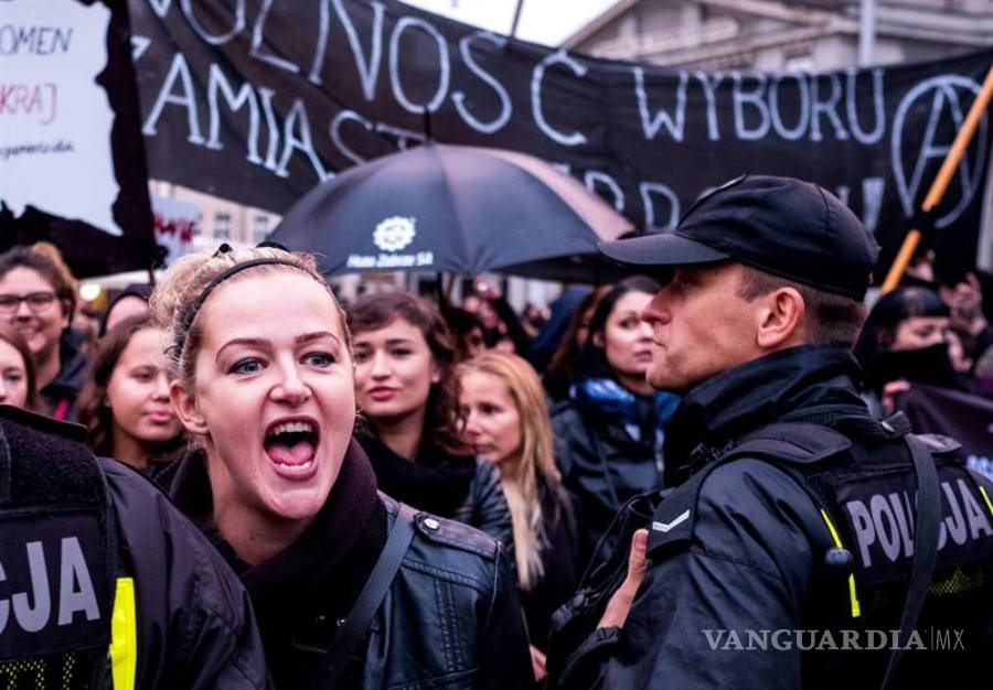 $!Polonia da marcha atrás en estricta ley de aborto