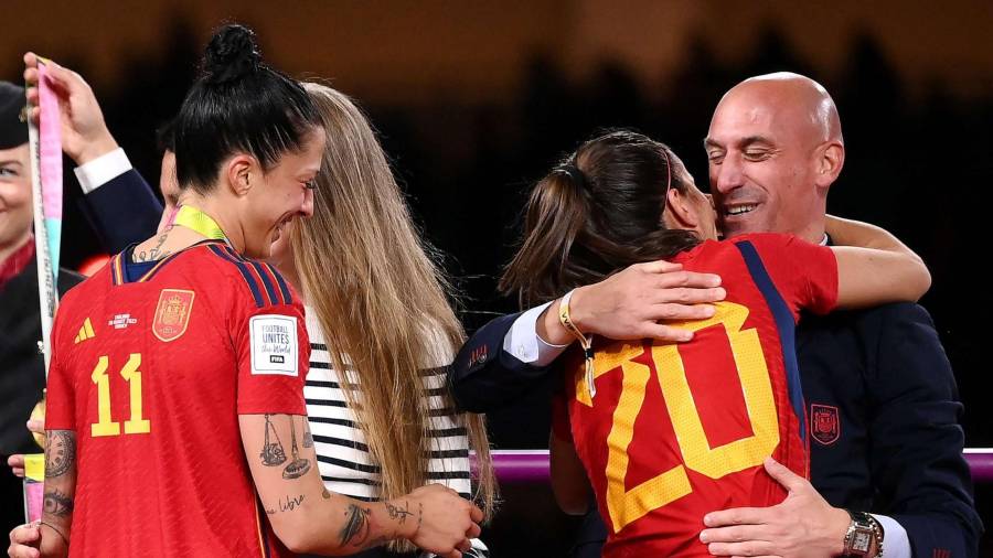 El ex dirigente de futbol español cumplió el 26 de agosto de 2026 la inhabilitación de tres años impuesta por FIFA tras el beso no consentido a Jenni Hermoso.
