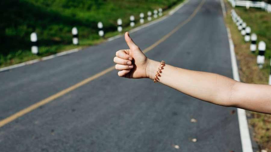 Es a través de Facebook donde se lee en decenas de publicaciones frases como “busco raid a Monclova el viernes a las 4:00”.