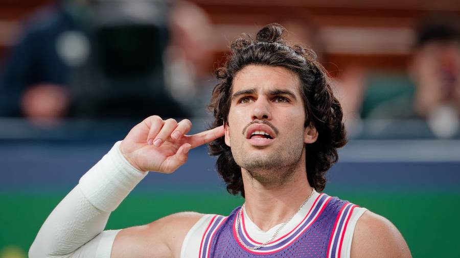Carlos Alcaraz sufrió una inesperada eliminación en el Masters 1000 de Shanghái tras perder en dos sets ante Zizou Bergs, quien consiguió el triunfo más importante de su carrera.