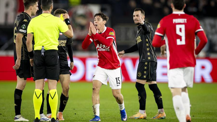 Mateo Chávez fue titular con el AZ Alkmaar en la derrota 4-3 ante Fortuna Sittard, tal como ocurrió entre semana en la Conference League.