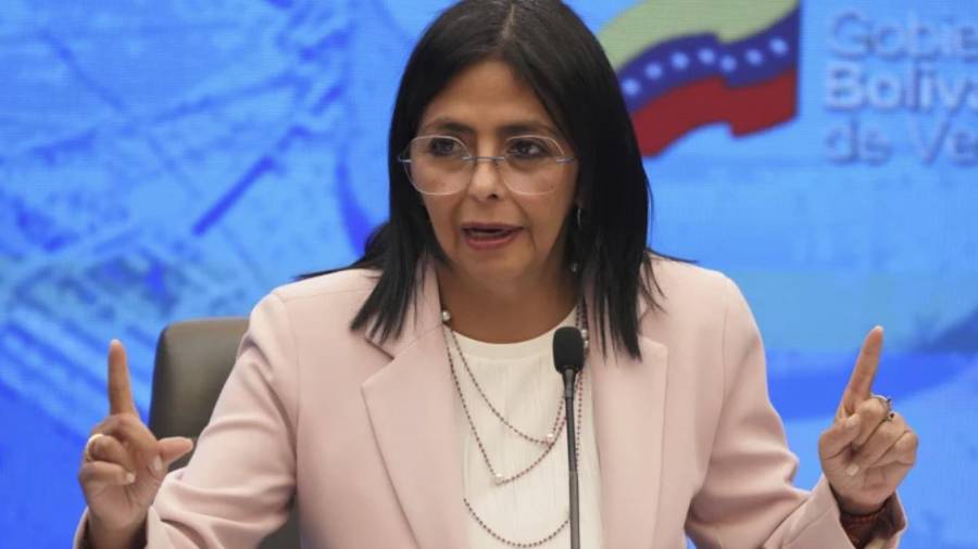 Lejos de promover un gobierno opositor, Trump avaló a la vicepresidenta Delcy Rodríguez como presidenta interina, a quien llegó a describir como una “persona extraordinaria”.