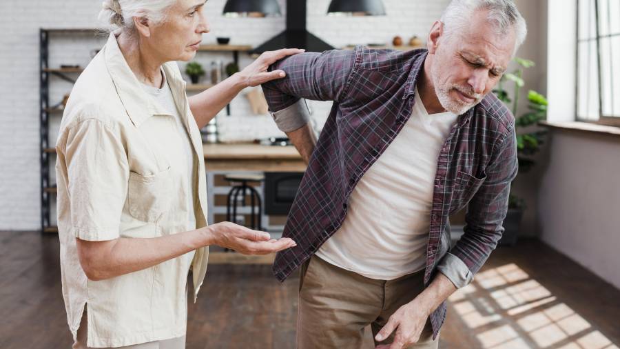 La sarcopenia puede derivar en fracturas, discapacidad física, hospitalizaciones, peor recuperación tras una enfermedad aguda, menor calidad de vida y mayor mortalidad.