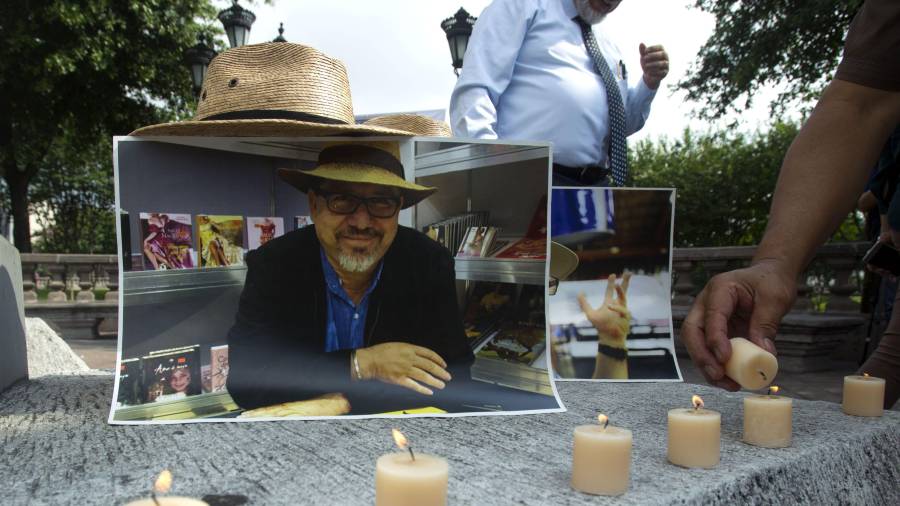 Griselda Triana, viuda del periodista, dijo que no va a cesar en su exigencia aun cuando el tema de la extradición del autor intelectual es algo que no les interesa a las autoridades.