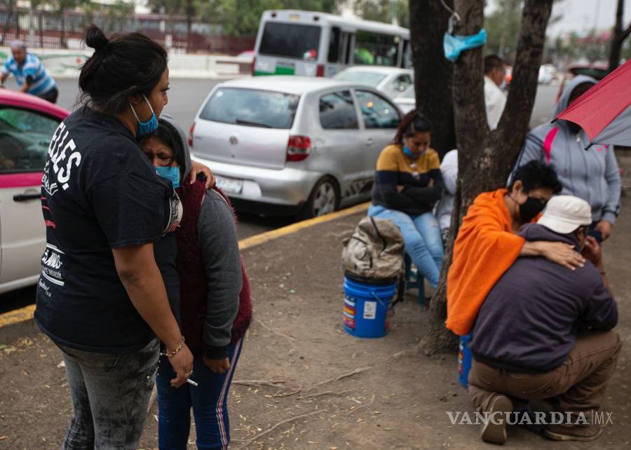 $!El peregrinaje para encontrar un hospital para personas con COVID-19 en México (fotos)