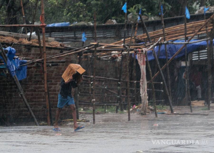 $!Evacuan a más de 3 millones personas en la India por poderoso ciclón Amphan en medio de la pandemia por el coronavirus