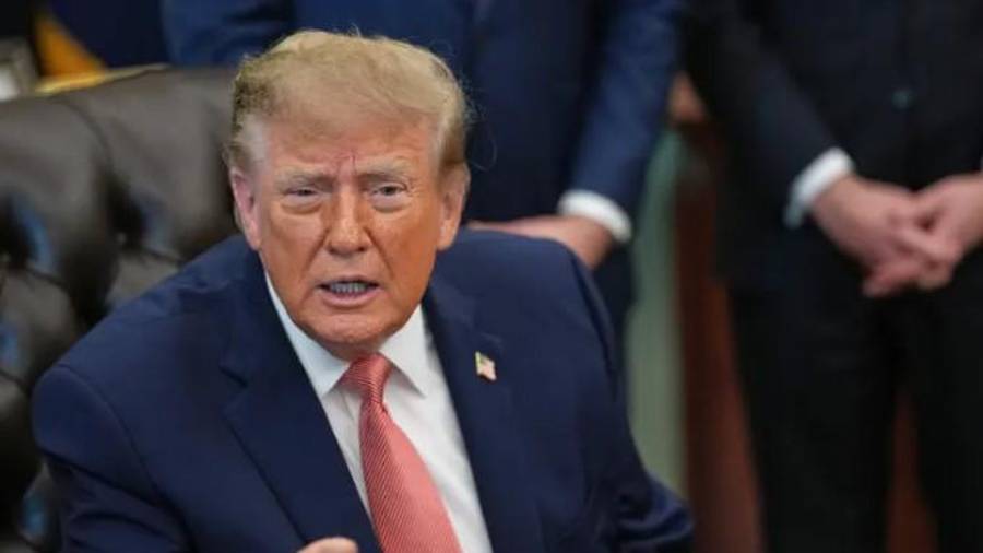 Si bien Trump ha afirmado repetidamente que los precios del combustible bajarían después de las elecciones, incluso gracias a su acuerdo con Rusia para la venta de diésel, todavía no existe un camino claro para reabrir el Estrecho de Ormuz, donde Irán ha intensificado sus ataques.