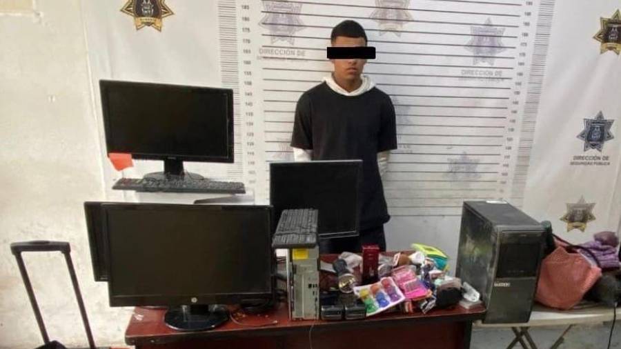 Objetos asegurados por la Policía Municipal tras la detención del presunto implicado en el robo en Vista Hermosa.