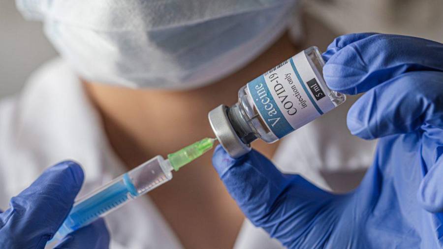 La Secretaría de Salud mantiene activa la aplicación gratuita de la vacuna contra la influenza y la COVID-19 en hospitales públicos de Coahuila, como medida clave para reducir complicaciones graves y defunciones durante la temporada invernal.