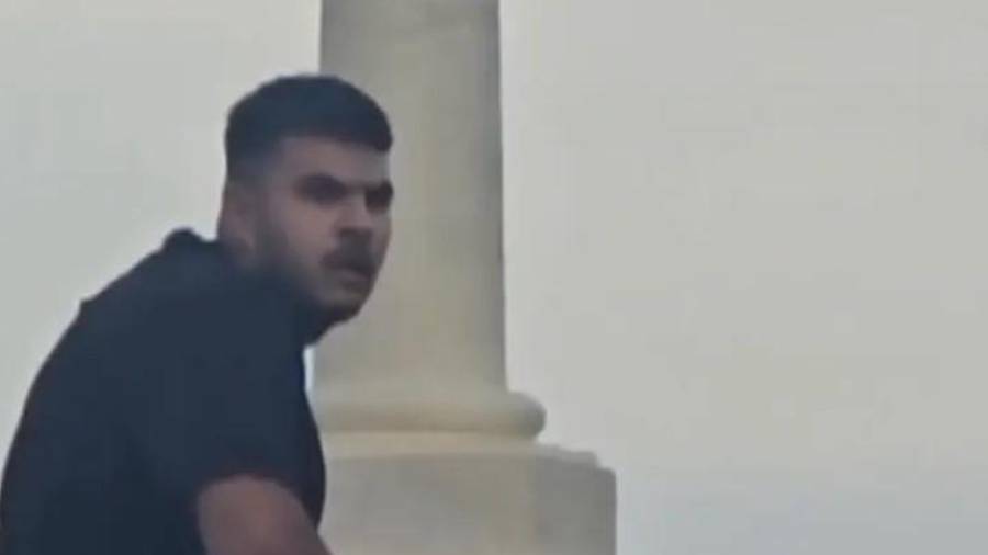 Los dos sospechosos están acusados de asesinar a 15 personas en un tiroteo masivo antisemita dirigido contra judíos que celebraban Hanukkah en la famosa playa.