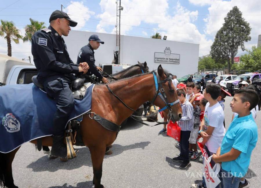 $!Los menores convivieron con elementos de la Policía Montada.