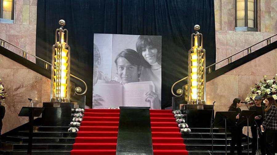 ‘Romper con la norma, tirar el sistema, subirle el volumen’: Despiden a José Agustín en Bellas Artes