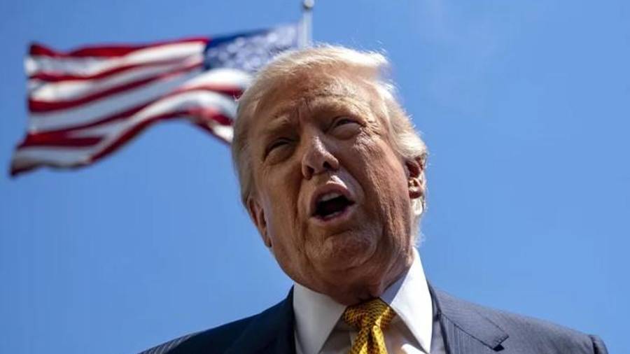 En otro frente de monetización, los críticos alertaron sobre cómo Trump recurrió a su Departamento de Justicia para forjar un acuerdo potencialmente lucrativo y dudoso.