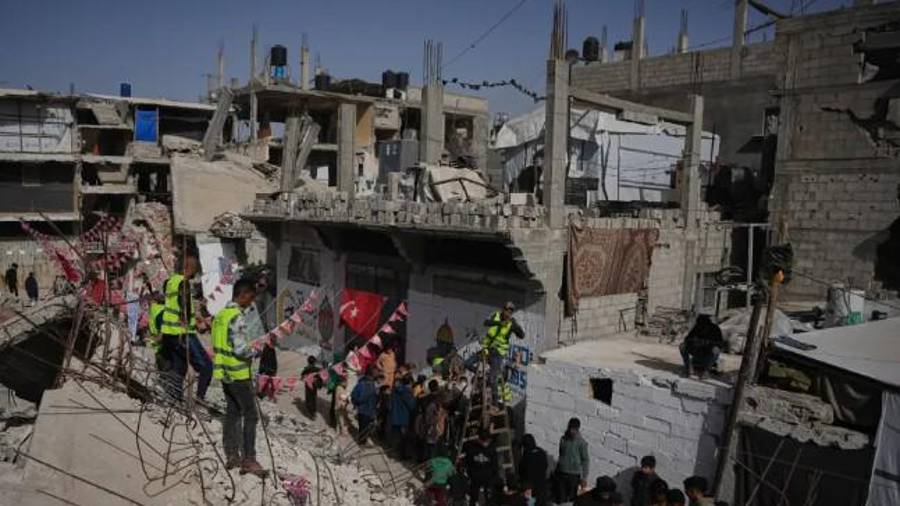 La mayoría de los sirios ven negativamente a Hezbolá, apoyado por Irán; el 69% aprueba al presidente Al-Sharaa.