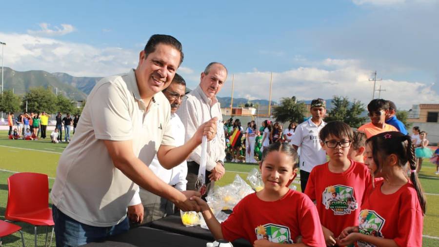 Edgar Omar Puentes destacó la importancia de ofrecer espacios para que niñas y niños practiquen deporte y convivan durante las vacaciones.