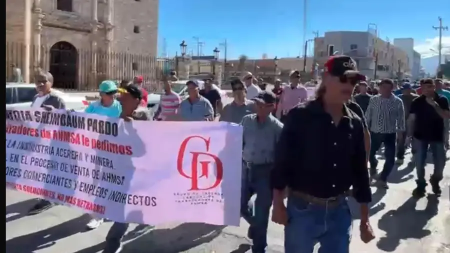 Miles de familias están a la expectativa del proceso de subasta de AHMSA que debe realizarse esta semana.