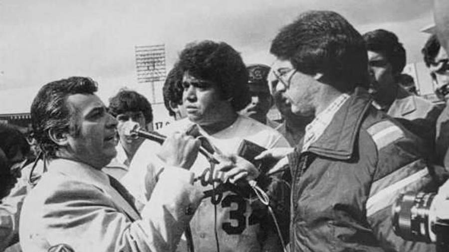 Fernando Valenzuela en el Parque del Seguro Social, durante la huelga de peloteros de 1981.