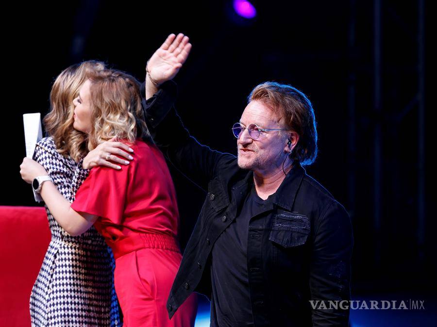 $!Bono dice que el narcotráfico es "una carga muy injusta para México”