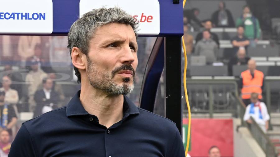 Mark van Bommel afrontará su primera experiencia como seleccionador después de dirigir al PSV, Wolfsburg y Royal Antwerp.