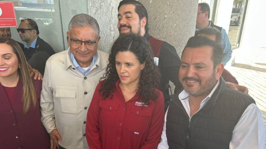 Luisa María Alcalde sostuvo un encuentro con militantes y simpatizantes de Morena durante su visita a Monclova.