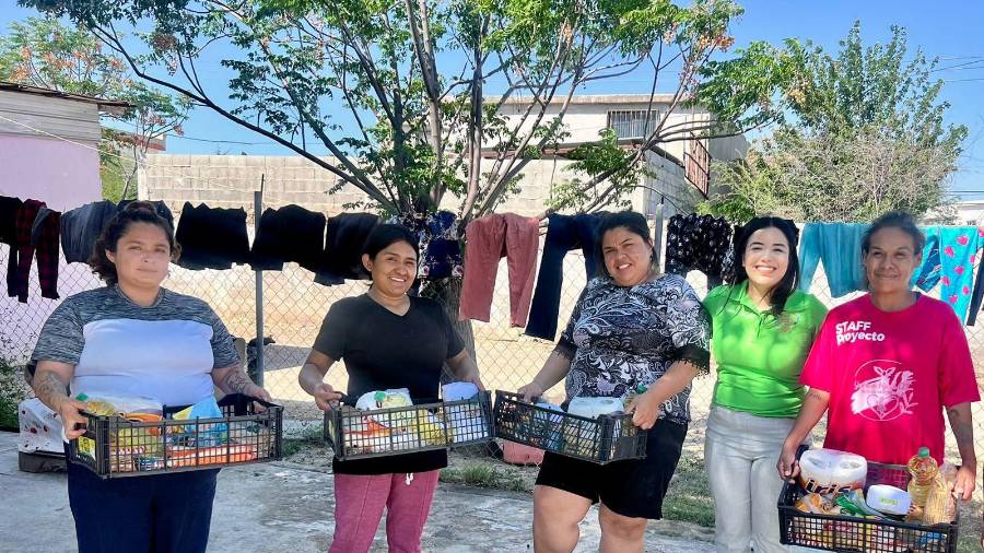 La visita incluyó convivencia y entrega de ayuda a mujeres en proceso de rehabilitación.