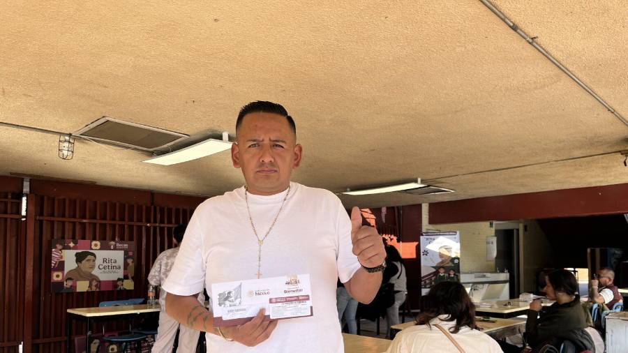 Los pagos pendientes de Becas Bienestar se dispersarán gradualmente del 24 al 28 de agosto en tarjetas del Banco del Bienestar recién entregadas.