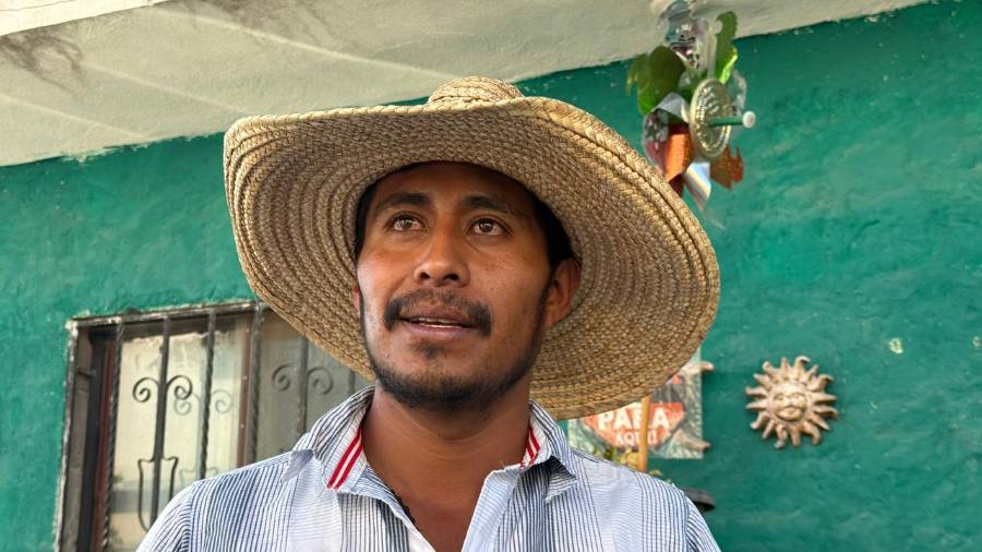 Carlos Armando Martínez Vissuet estuvo a punto de ser atropellado por una unidad de transporte público.