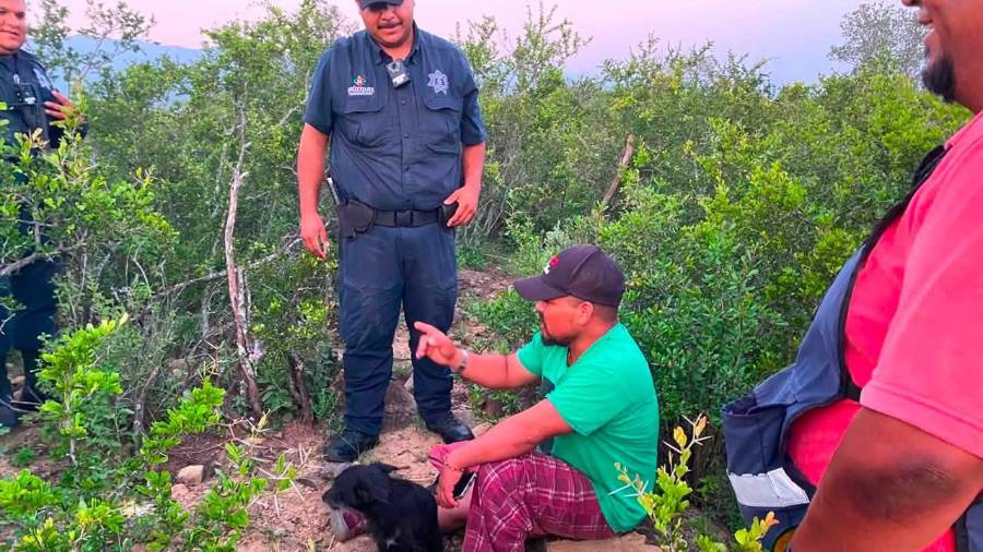 Un reporte al 911 activó un operativo de búsqueda durante la madrugada que permitió ubicar y auxiliar a un hombre de 30 años que no podía salir del monte en un ejido de Múzquiz, Coahuila.