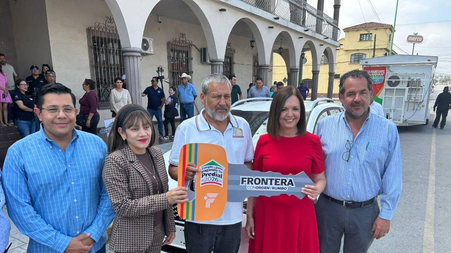 El ganador, vecino de la colonia Industrial, obtuvo el premio principal con un boleto generado tras pagar únicamente 105 pesos de predial, como parte de un programa para incentivar el cumplimiento ciudadano.