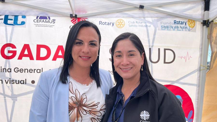 La directora de Cáritas Saltillo, Alondra Mata Loyola y la directora del plantel, Judith Rodríguez Gaona, destacaron que estas jornadas benefician directamente a las familias.