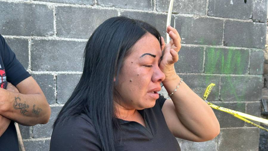 El rostro de Berenice refleja el enorme sufrimiento y dolor que siente por la pérdida de su hijo, quien era todo su querer.