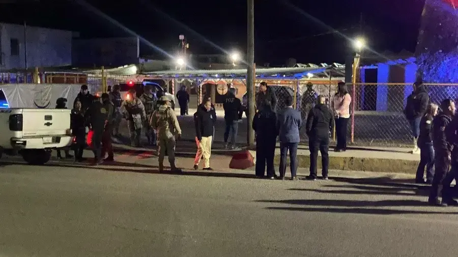 Autoridades de los tres órdenes de gobierno ingresaron al anexo “Mano con Mano” durante el cateo realizado en Cloete.