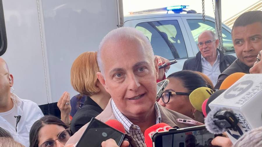 El alcalde Román Alberto Cepeda anunció un aumento salarial de mil pesos mensuales para los elementos de la Policía Municipal.