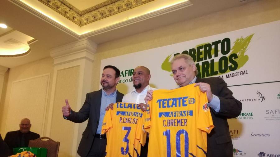 Roberto Carlos visitó Nuevo León como embajador de la Fundación Real Madrid.