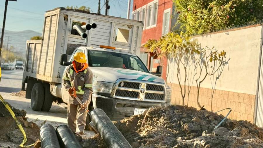 Trabajos de reposición de tubería iniciaron este jueves en la colonia El Campestre.