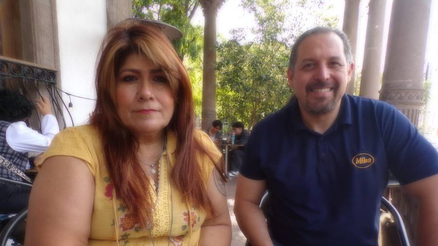 Francisco Nieto y Lorena Montalvo destacaron la respiración como una herramienta para favorecer la tranquilidad y la paz interior.