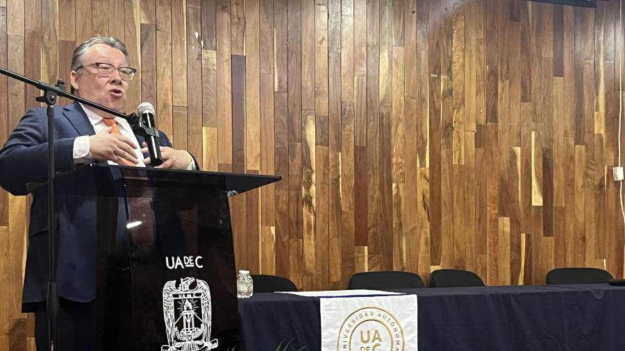 El subgobernador del Banxico, José Gabriel Cuadra García, destacó que las políticas internas sobre el precio de la gasolina han funcionado como amortiguador ante la volatilidad internacional