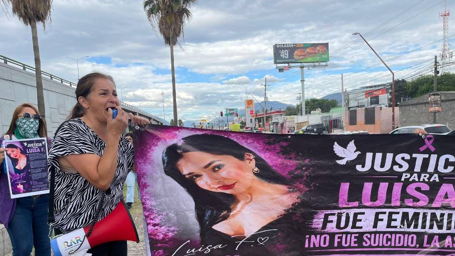 Familiares de Luisa Fernanda exigieron justicia y denunciaron presuntas omisiones durante las primeras investigaciones sobre la muerte de la joven.