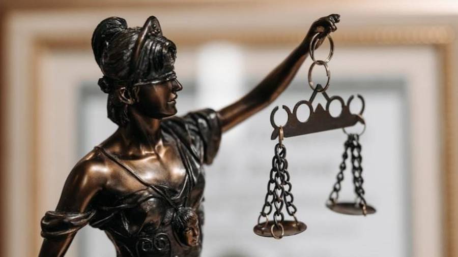 A la justicia no le importan los derechos de las víctimas, pero tampoco del acusado