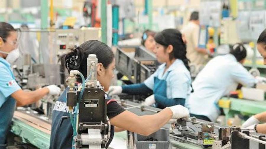 La producción en comparación al año pasado decreció pero intermensual presentó un 0.7 por ciento de crecimiento, comparándose octubre con septiembre.